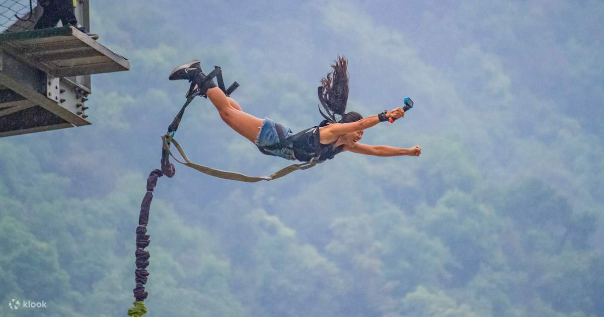 Bungee Jumping